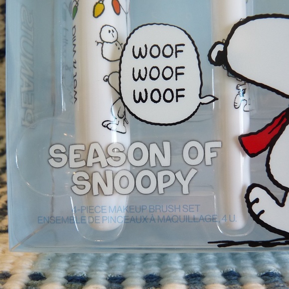 🎀 $22 - wet n wild x Peanuts Snoopy Makeup Brush Set 4 pc Brand New in Box - Picture 6 of 11